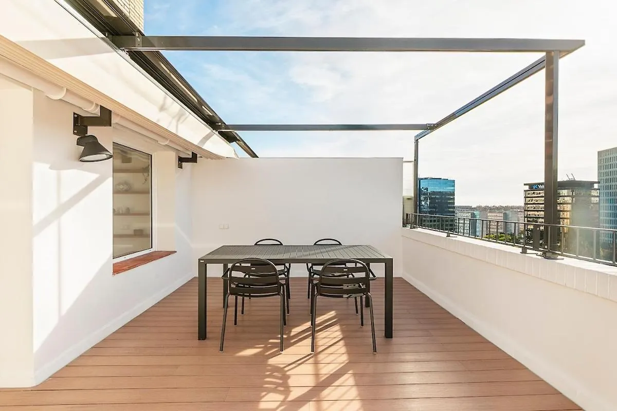Apartamento Penthouse With Terrace Near Gran Via And Camp Nou Barcelona España