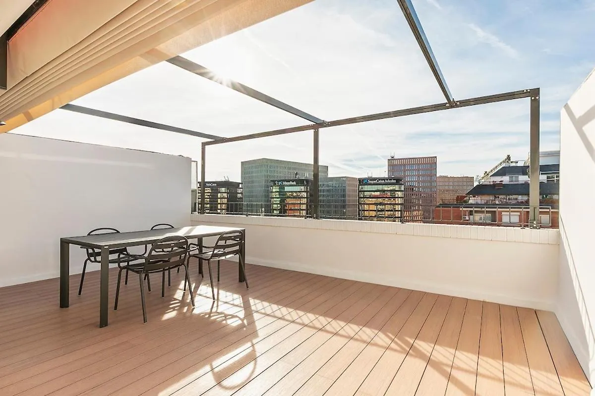 Apartamento Penthouse With Terrace Near Gran Via And Camp Nou Barcelona 0*,